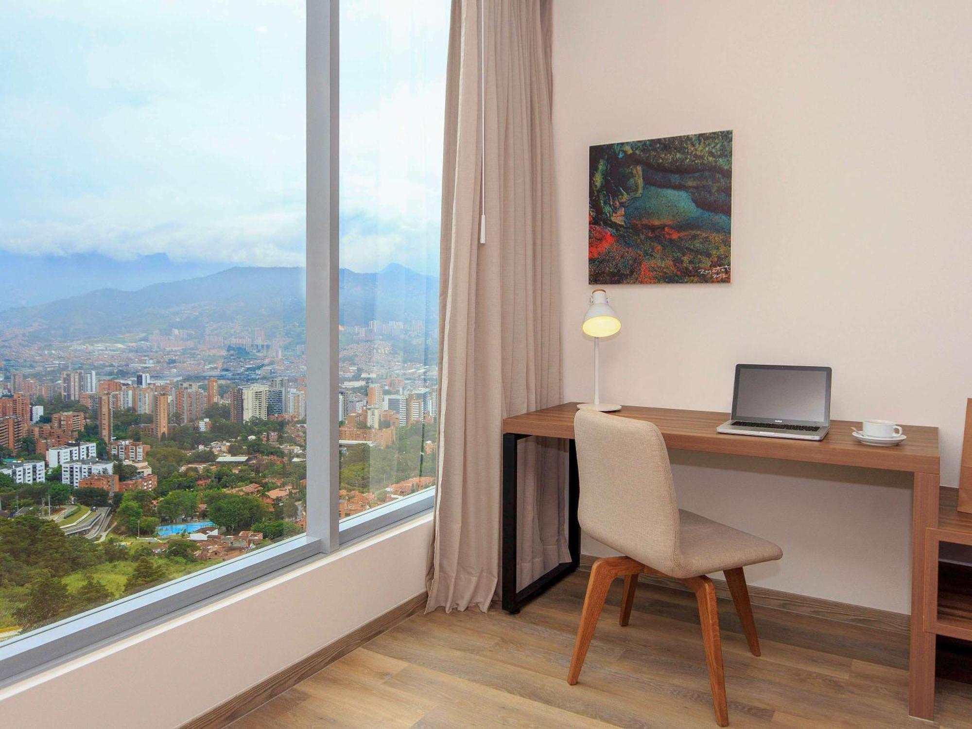Novotel Medellin El Tesoro Экстерьер фото A home office